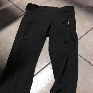 LULULEMON LEGGINGS!!!!comfy black leggings!!!